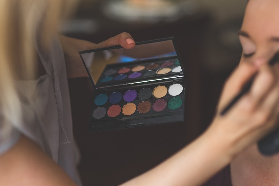 Attention Beauty School Students: Apply Now for the $250 Rosy Salon Software Scholarship!