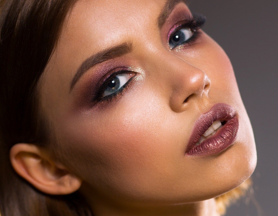 Do You Know A Make Up Artist Who Should Be Rewarded For His/her Talent? #makeupartist #mua #beauty @matrixthinker